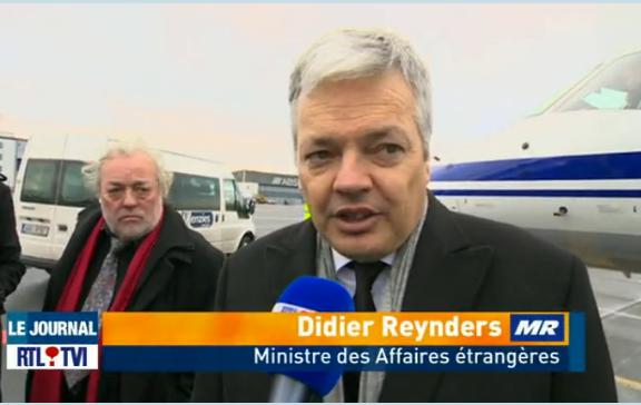 Voir la vidéo 'Interview sur RTL TVI du 23/12/11 lors de l’hommage à Vaclav Havel à Prague' (dans une nouvelle fenêtre)