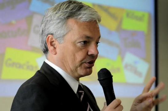 Voir la vidéo 'Journée de l’Europe : dialogue avec les élèves de Molenbeek' (dans une nouvelle fenêtre)