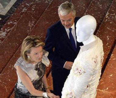 Voir la vidéo 'Vernissage de l’expo « Fashion @Egmont Palace » en présence de la Princesse Mathilde' (dans une nouvelle fenêtre)