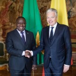 meeting-didier-reynders--harry-kalaba-minister-foreign-affairs-of-zambia-may-2017_34017572714_o